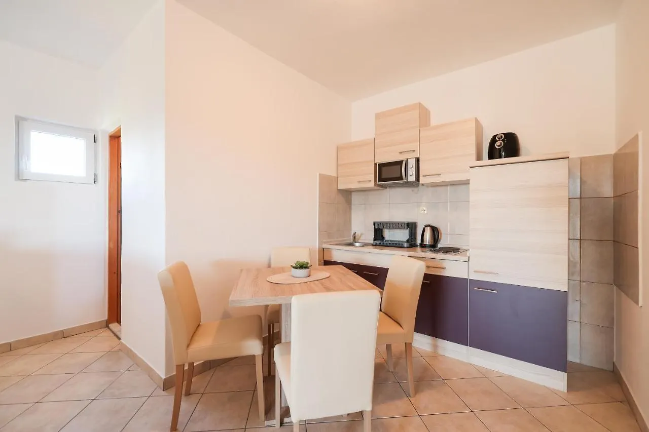 Apartments Miky Vrsi Croatia