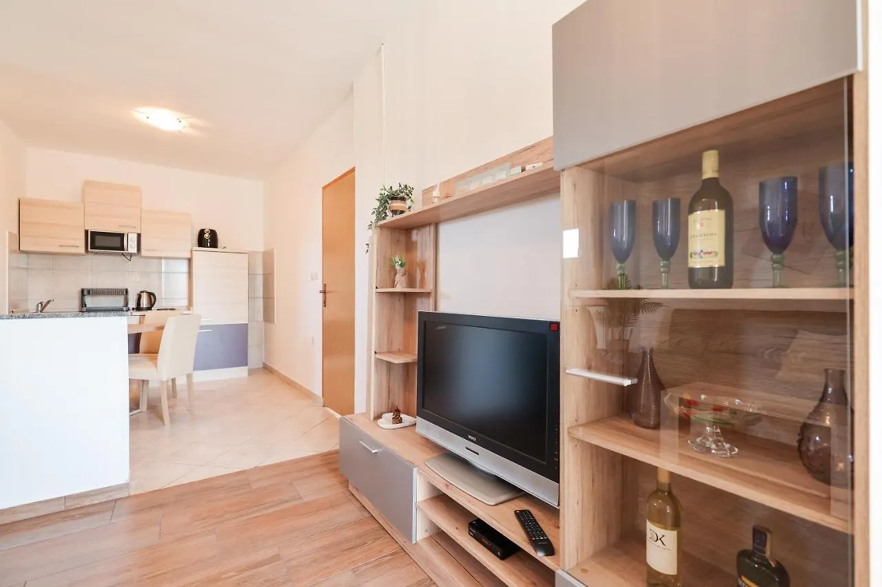 Apartments Miky Vrsi 0*,  Kroatien