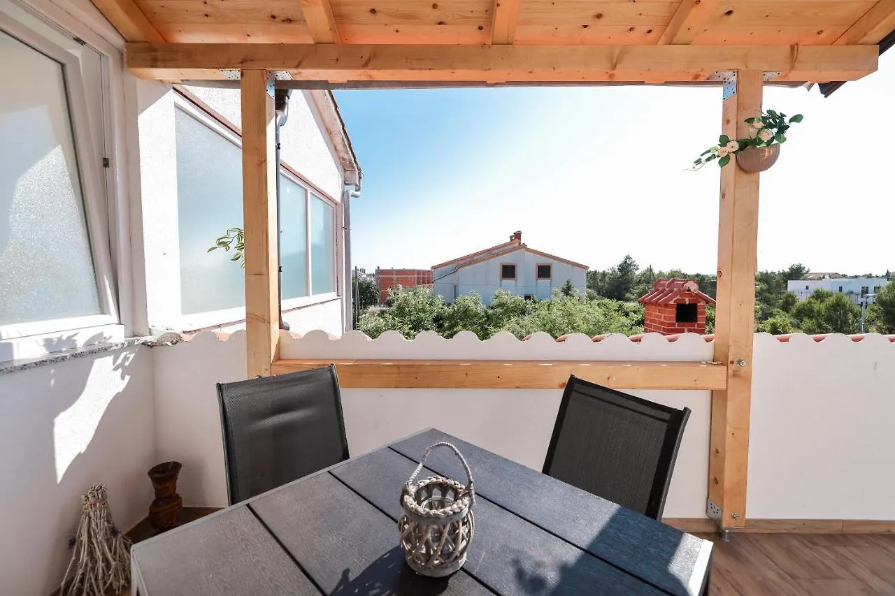 Apartments Miky Vrsi