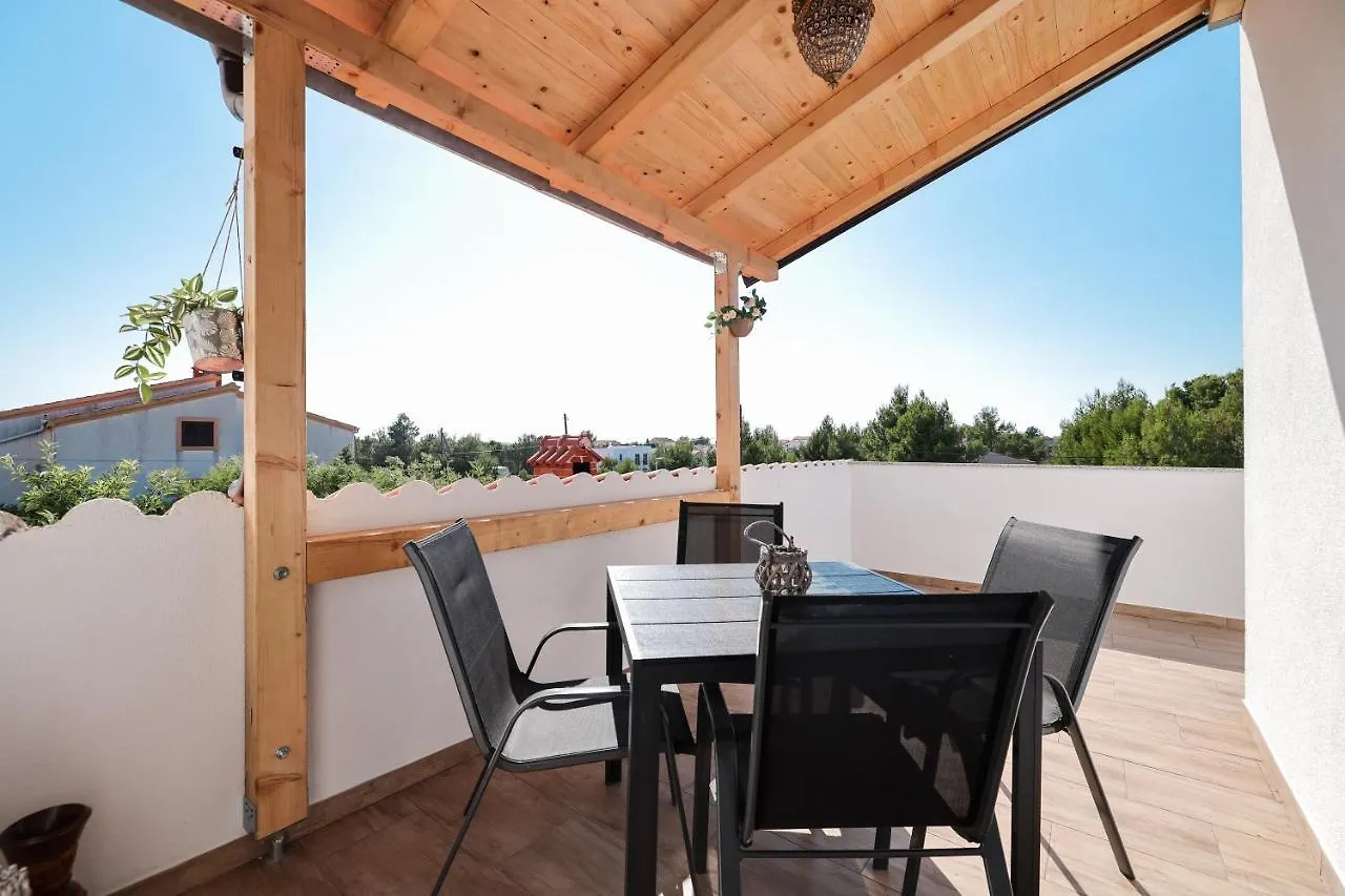 Apartments Miky Vrsi
