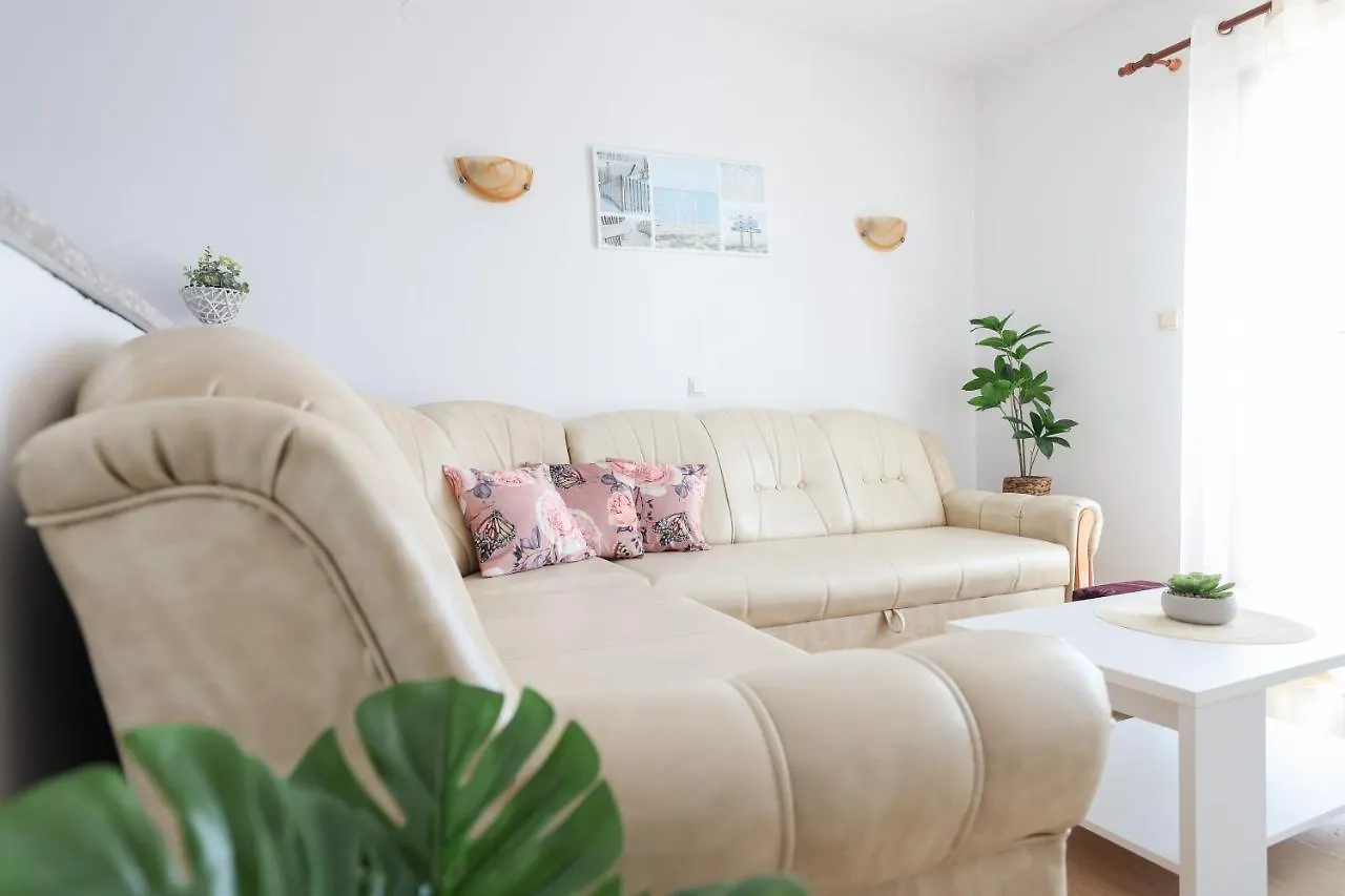 Apartments Miky Vrsi
