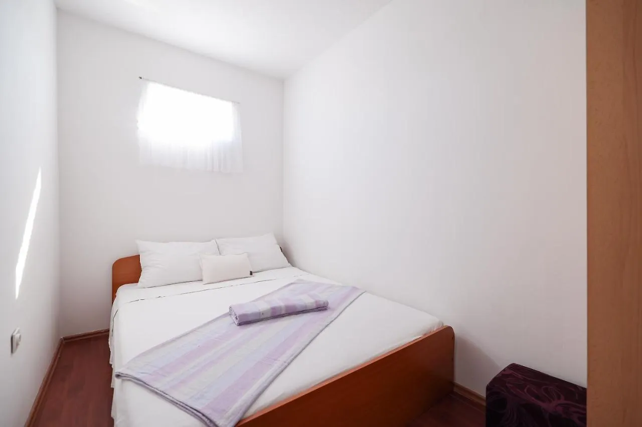 Apartments Miky Vrsi