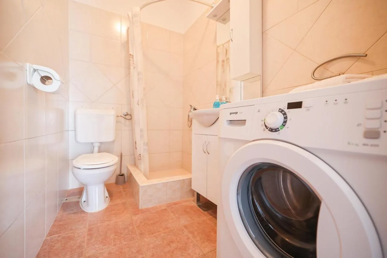 Apartments Miky Vrsi